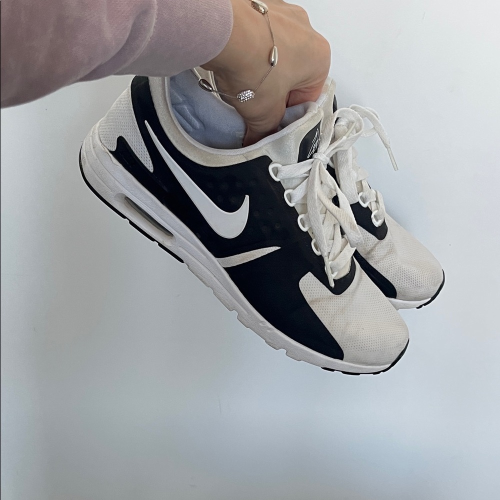 Nike Women’s Black and White Athletic Sneakers